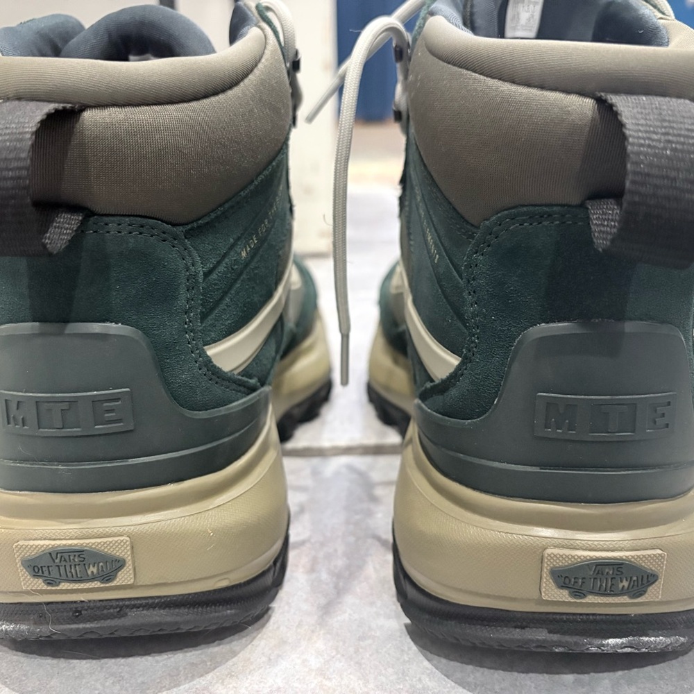 Vans Men's High-Top MTE Boots - Picture 4 of 5